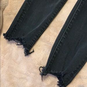 Black American Eagle Distressed Skinny